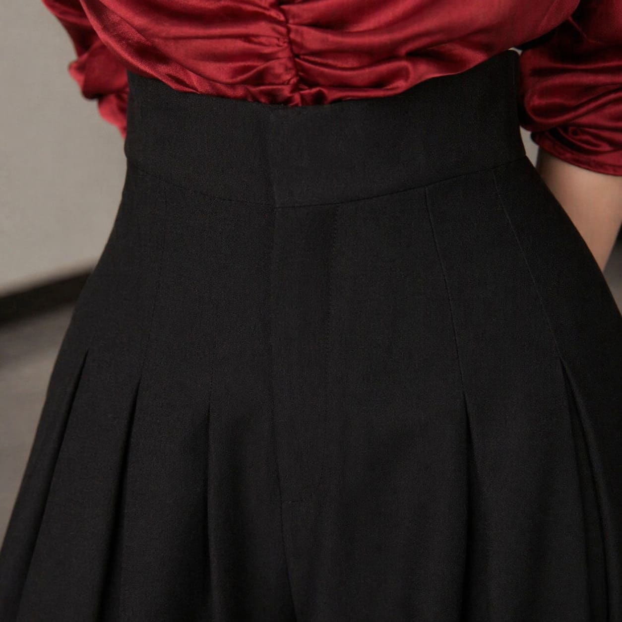 Elara Tailored Wide-Leg Trousers